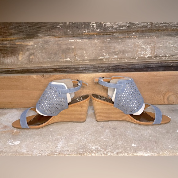 NEW Madeline Modern Blue Wedge Sandal - Picture 8 of 11